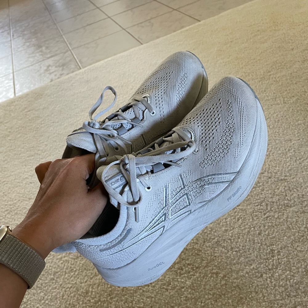 Asics gel Nimbus 26 running shoes women’s size 7
